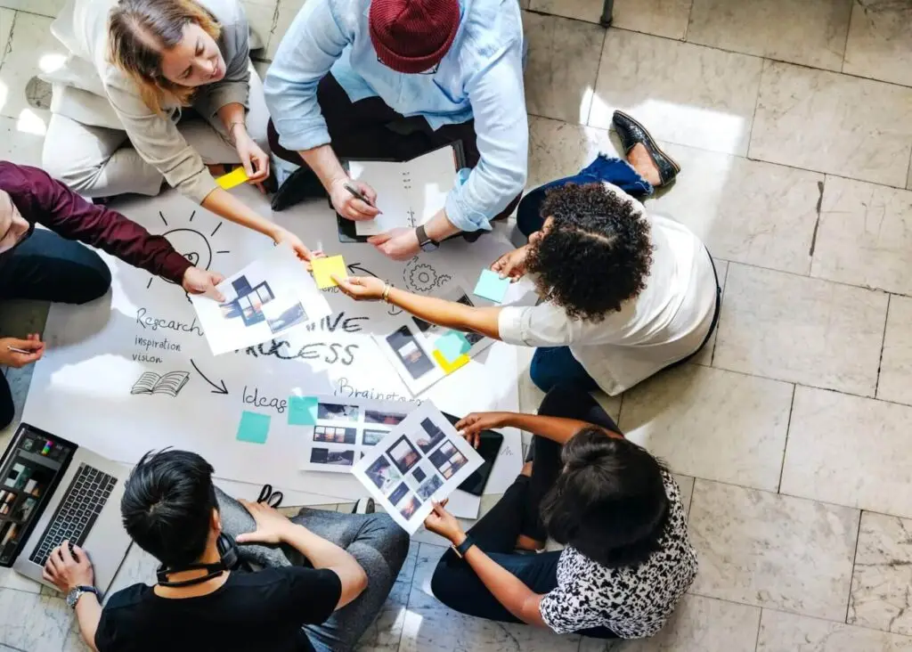 Pricing-startup-team-working-on-a-project